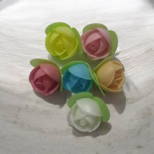 Décoration comestible rose azyme avec des feuilles vertes pour pâtisseries